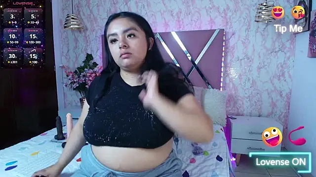 EmilyBrownn  online show from 8, 3, 2025
