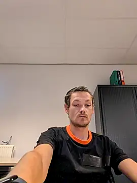 Snapshot of arnoanro chatting on 8, 6, 2026 arnoanro online show from 8, 6, 2026