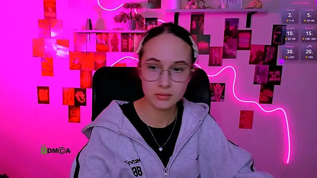 mona cloud online show from 25, 4, 2026