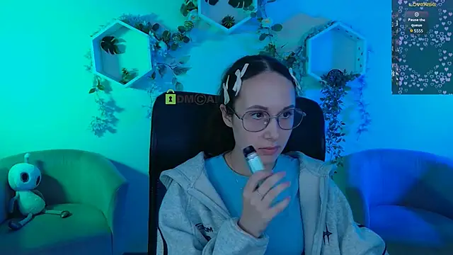 mona cloud online show from 19, 6, 2026