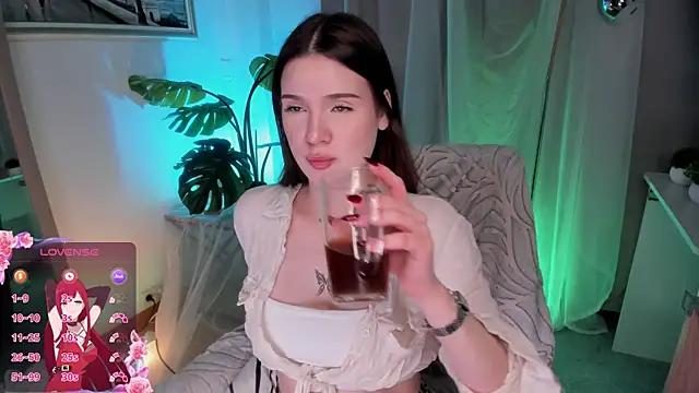 LisaBaillea online show from 19, 9, 2025
