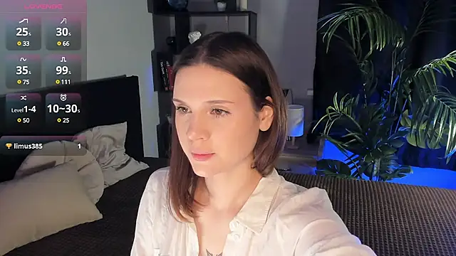 LisaBaillea online show from 8, 3, 2025
