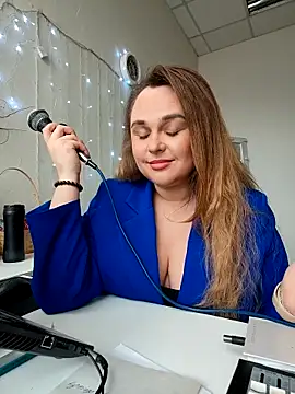 Snapshot of Juicy_PeachLux chatting on 25, 4, 2026 Juicy PeachLux online show from 25, 4, 2026