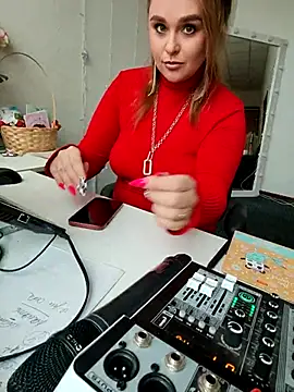 Juicy PeachLux online show from 13, 3, 2025