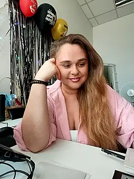 Snapshot of Juicy_PeachLux chatting on 4, 6, 2026 Juicy PeachLux online show from 4, 6, 2026