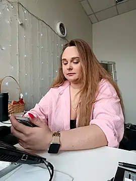 Juicy PeachLux online show from 8, 4, 2026