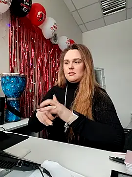 Juicy PeachLux online show from 4, 3, 2026