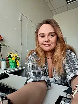 Juicy PeachLux online show from 21, 9, 2025