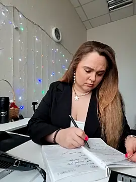 Juicy PeachLux online show from 18, 4, 2026