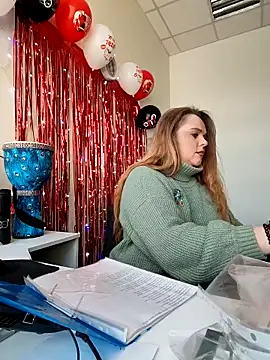 Juicy PeachLux online show from 27, 2, 2026