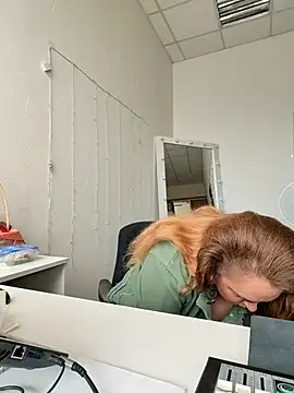 Juicy PeachLux online show from 10, 9, 2025