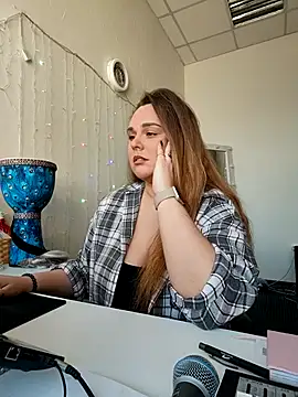 Juicy PeachLux online show from 23, 3, 2026