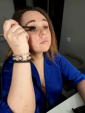 Juicy PeachLux online show from 3, 11, 2025