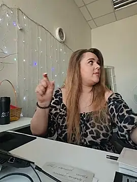 Snapshot of Juicy_PeachLux chatting on 16, 5, 2026 Juicy PeachLux online show from 16, 5, 2026