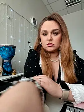 Juicy PeachLux online show from 8, 2, 2026