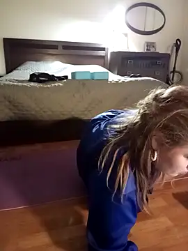 Juicy PeachLux online show from 10, 3, 2025