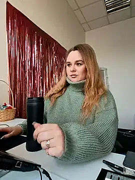 Juicy PeachLux online show from 26, 10, 2025