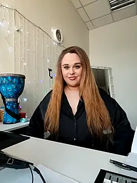 Juicy PeachLux online show from 18, 2, 2026