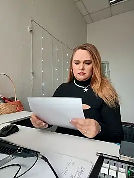 Juicy PeachLux online show from 11, 9, 2025