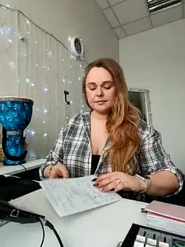 Juicy PeachLux online show from 15, 2, 2026