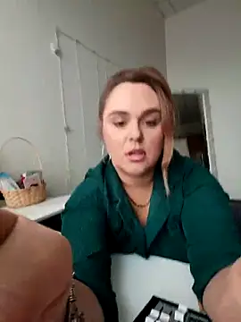 Juicy PeachLux online show from 16, 3, 2025