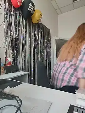 Snapshot of Juicy_PeachLux chatting on 5, 6, 2026 Juicy PeachLux online show from 5, 6, 2026