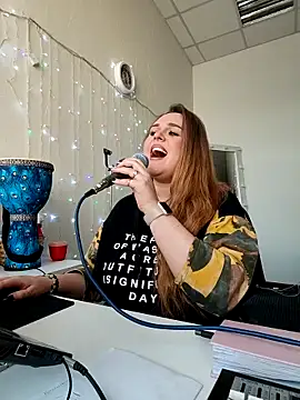 Juicy PeachLux online show from 13, 2, 2026