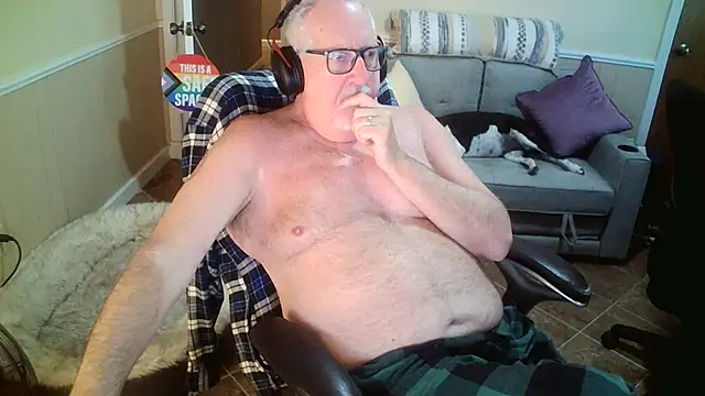 superbearboss online show from 28, 4, 2026