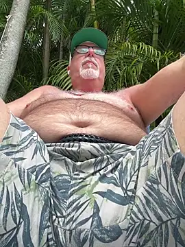 Snapshot of superbearboss chatting on 20, 5, 2026 superbearboss online show from 20, 5, 2026
