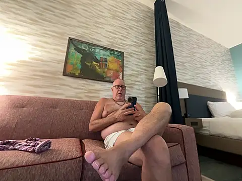 superbearboss online show from 27, 6, 2026