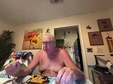 Snapshot of superbearboss chatting on 11, 6, 2026 superbearboss online show from 11, 6, 2026