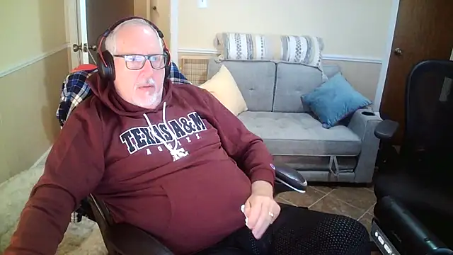 Snapshot of superbearboss chatting on 1, 5, 2026 superbearboss online show from 1, 5, 2026