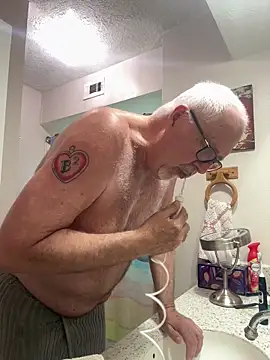 superbearboss online show from 27, 3, 2026