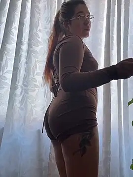 Karina Leon online show from 18, 4, 2026