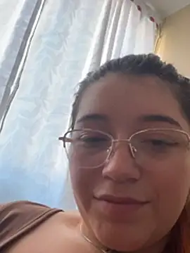 Karina Leon online show from 18, 4, 2026