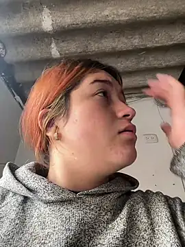 Karina Leon online show from 17, 4, 2026