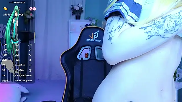 Snapshot of Setsunai_ chatting on 18, 11, 2025 Setsunai online show from 18, 11, 2025