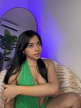  Emily Thompson  online show from 14, 12, 2025