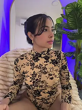  Emily Thompson  online show from 28, 2, 2026