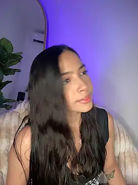  Emily Thompson  online show from 5, 11, 2025