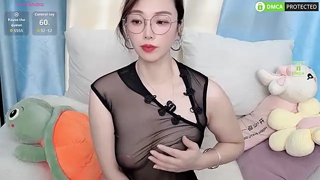 Snapshot of Dewluna chatting on 4, 6, 2026 Dewluna online show from 4, 6, 2026