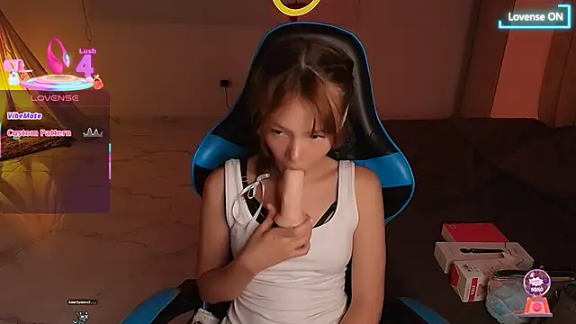 Vanilla g1rl online show from 8, 3, 2025