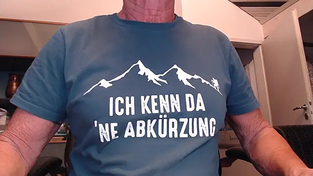 Snapshot of munichrubber chatting on 8, 12, 2024 munichrubber online show from 8, 12, 2024