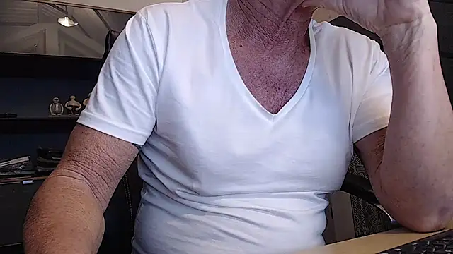 Snapshot of munichrubber chatting on 3, 12, 2024 munichrubber online show from 3, 12, 2024