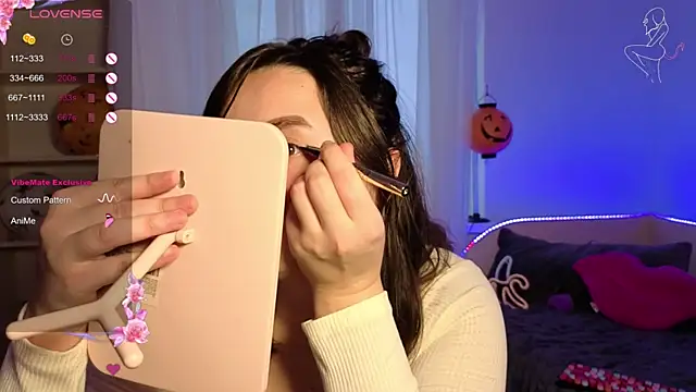 MiraLuccian online show from 21, 11, 2025