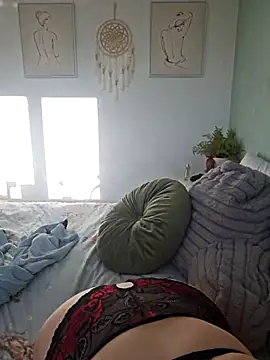 Saucy-Serenity online show from 12, 4, 2026