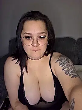 Snapshot of Saucy-Serenity chatting on 24, 10, 2025 Saucy-Serenity online show from 24, 10, 2025