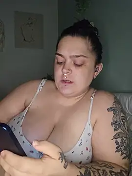 Snapshot of Saucy-Serenity chatting on 22, 6, 2026 Saucy-Serenity online show from 22, 6, 2026