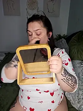 Saucy-Serenity online show from 5, 1, 2026