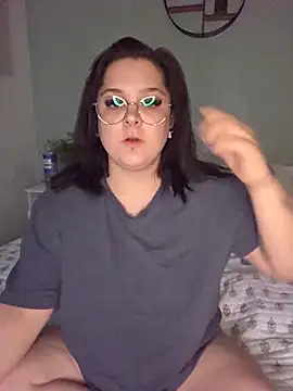 Snapshot of Saucy-Serenity chatting on 19, 10, 2025 Saucy-Serenity online show from 19, 10, 2025